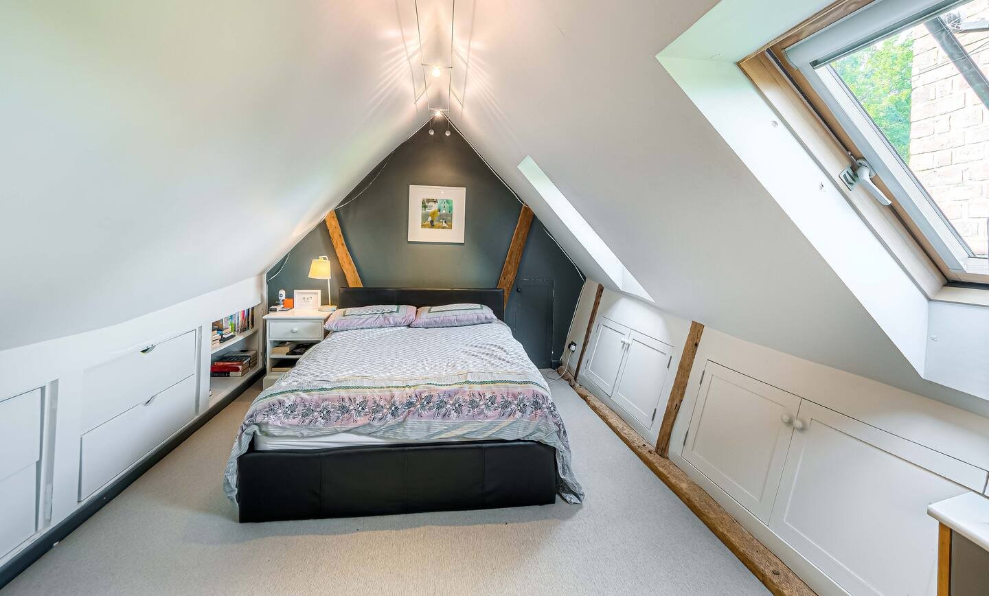 Country House with Swimming Pool and Tennis Court