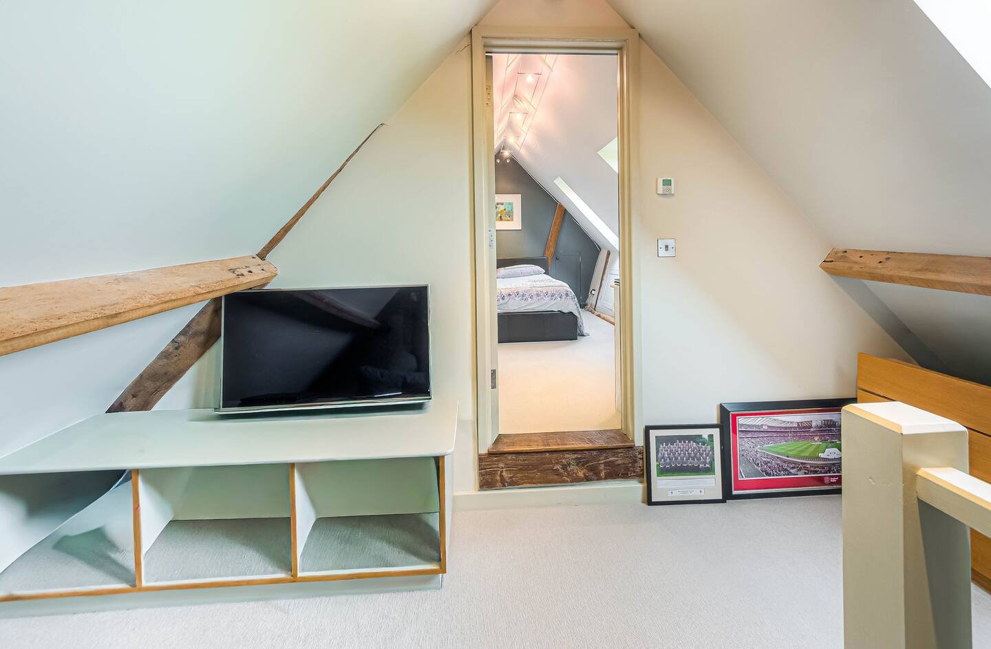 Country House with Swimming Pool and Tennis Court