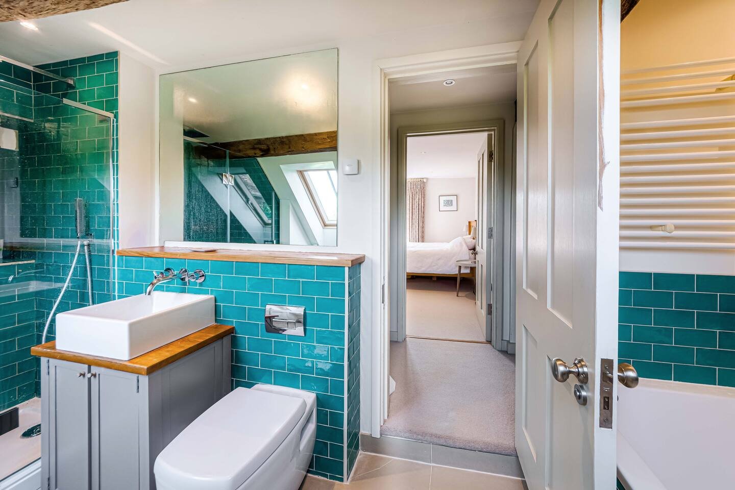 Country House with Swimming Pool and Tennis Court