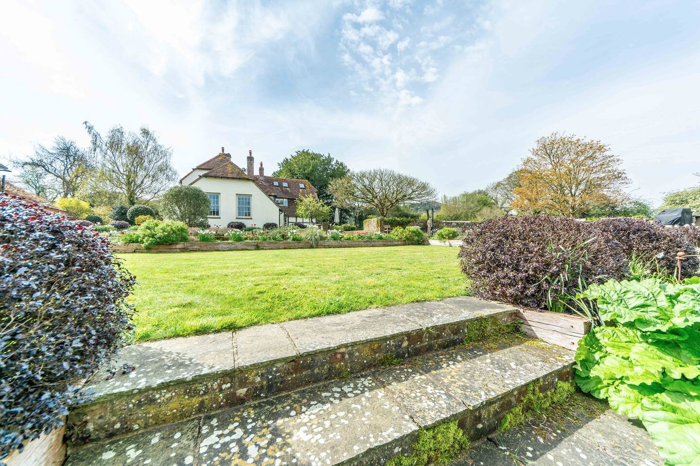 Country House with Swimming Pool and Tennis Court