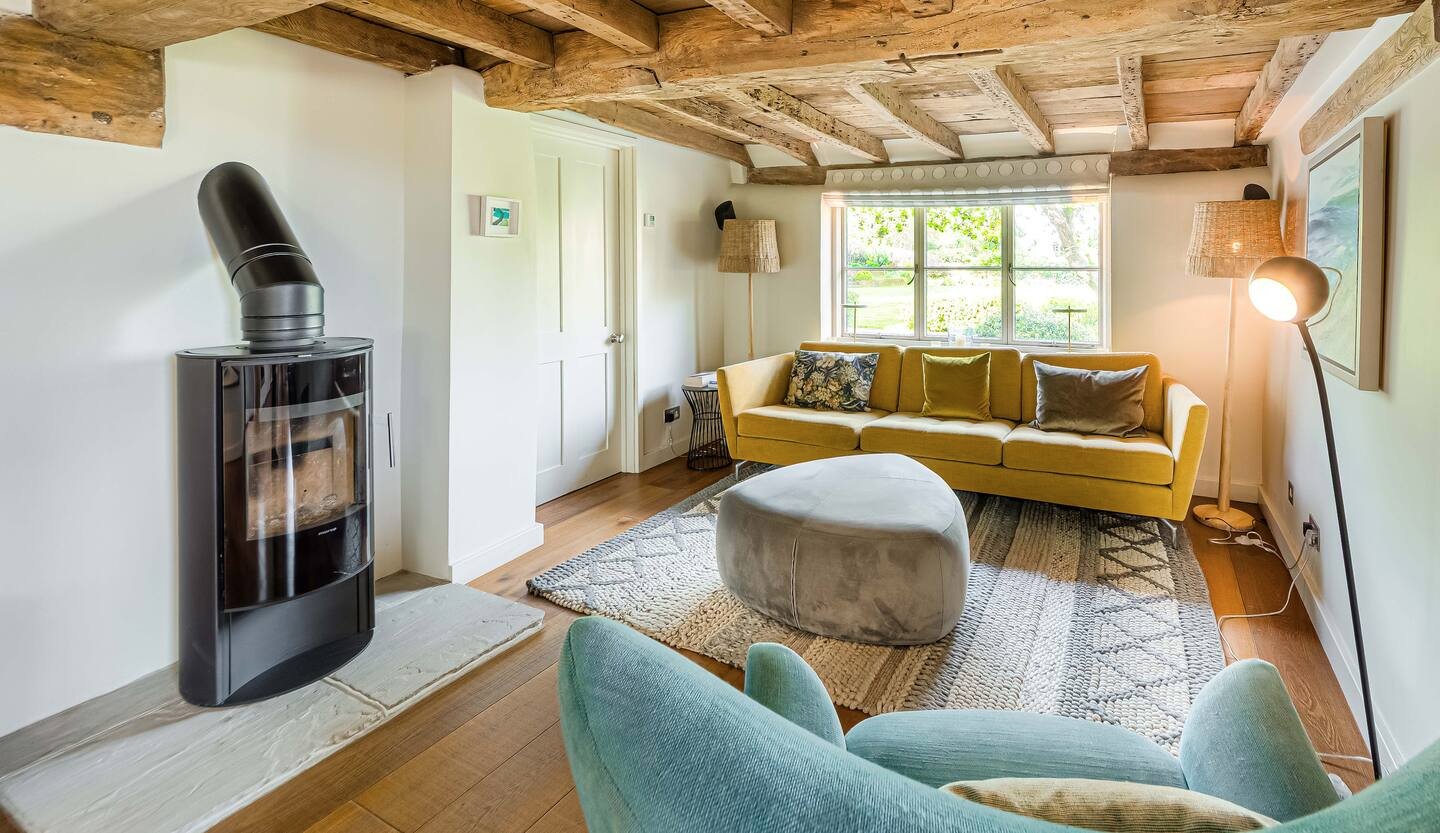 Country House with Swimming Pool and Tennis Court