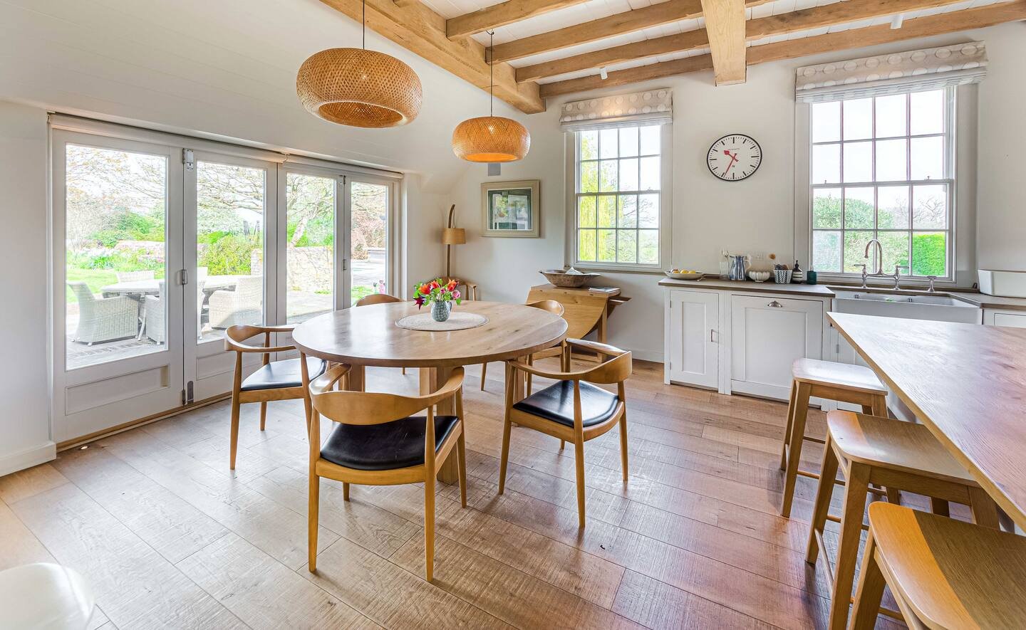 Country House with Swimming Pool and Tennis Court