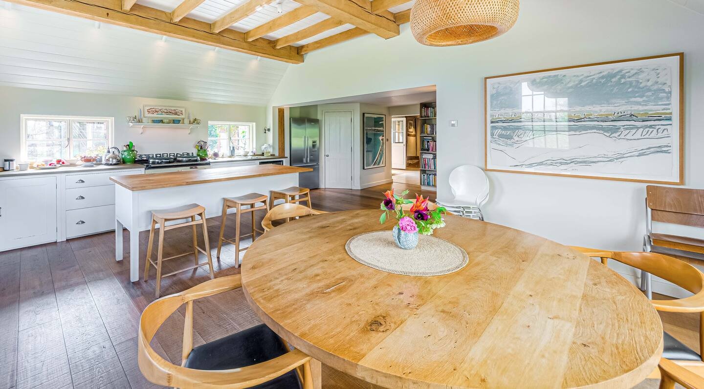 Country House with Swimming Pool and Tennis Court